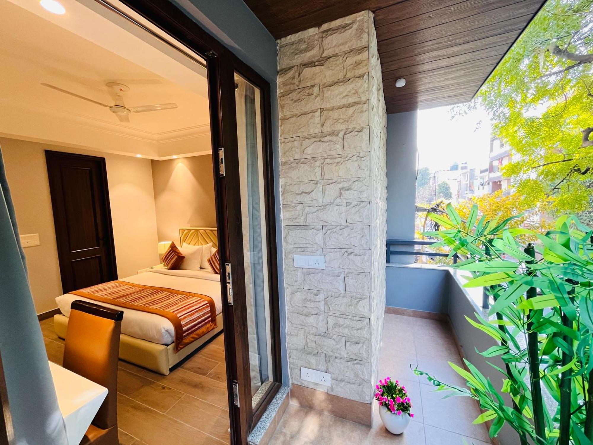 Hotel Gianmala Residency South Extension Near Aiims Delhi Nova Deli Exterior foto