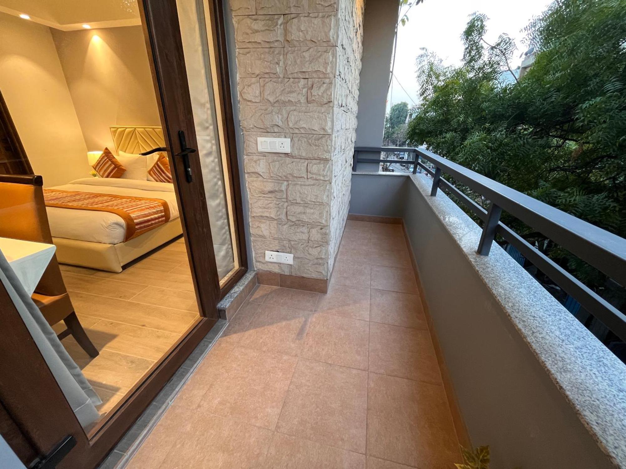 Hotel Gianmala Residency South Extension Near Aiims Delhi Nova Deli Exterior foto