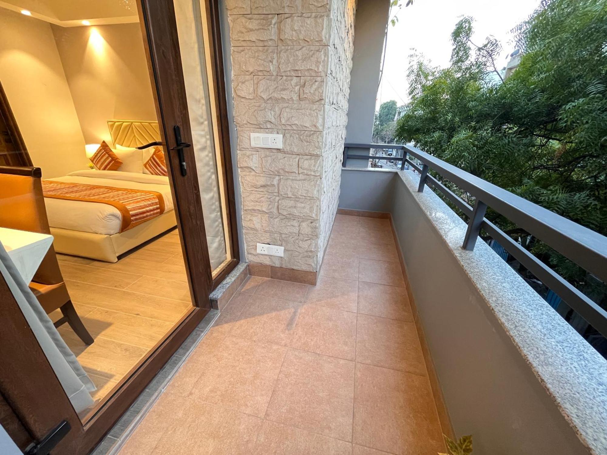 Hotel Gianmala Residency South Extension Near Aiims Delhi Nova Deli Exterior foto